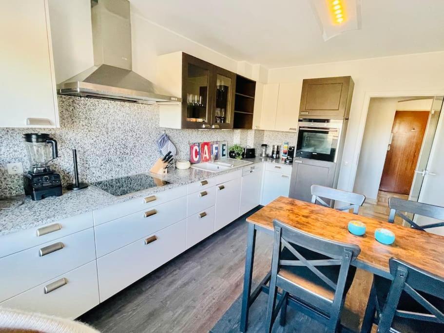 Big Penthouse 2 Bedrooms In Center With Parking And Largeterrace-41 Luxembourg Ngoại thất bức ảnh